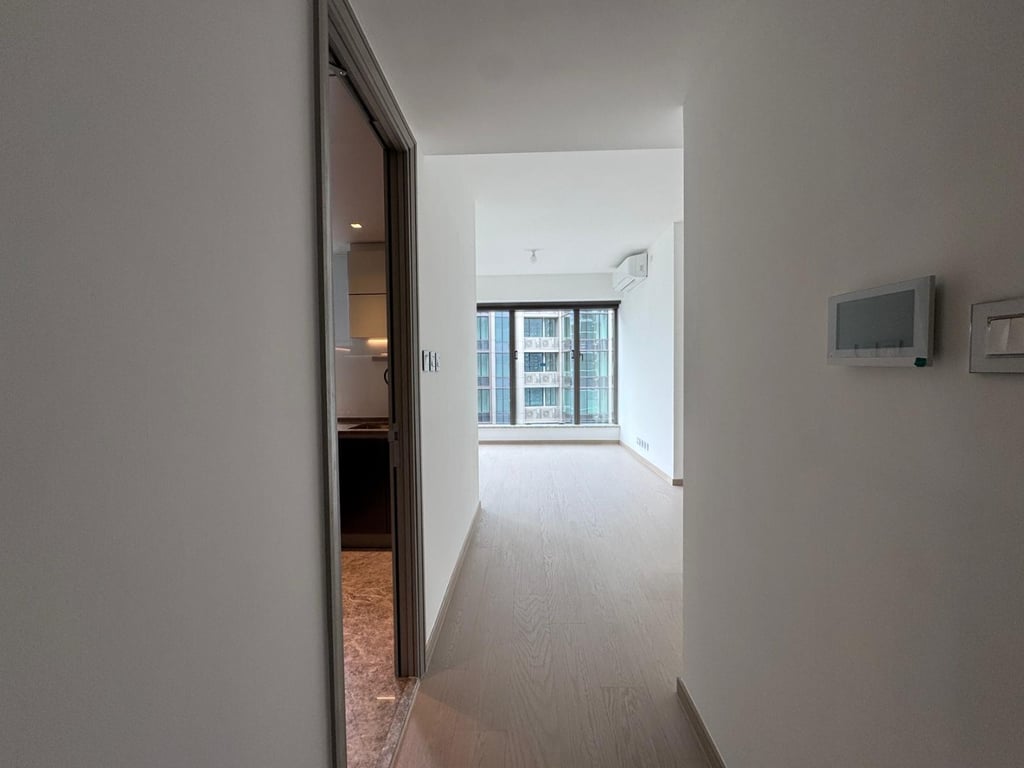 https://img.propertyraptor.com/cdn-cgi/imagedelivery/KD5bF_AFL0JDTbKLWF7z9g/ap8/ap8_001/hornet/prp/img/06194ef95196f5c228eb0d61f93e5299-wtm.jpg/public