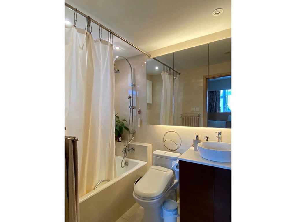 https://img.propertyraptor.com/cdn-cgi/imagedelivery/KD5bF_AFL0JDTbKLWF7z9g/ap8/ap8_001/hornet/prp/img/06218a27830becd6222896443d8b01a7.jpg/public