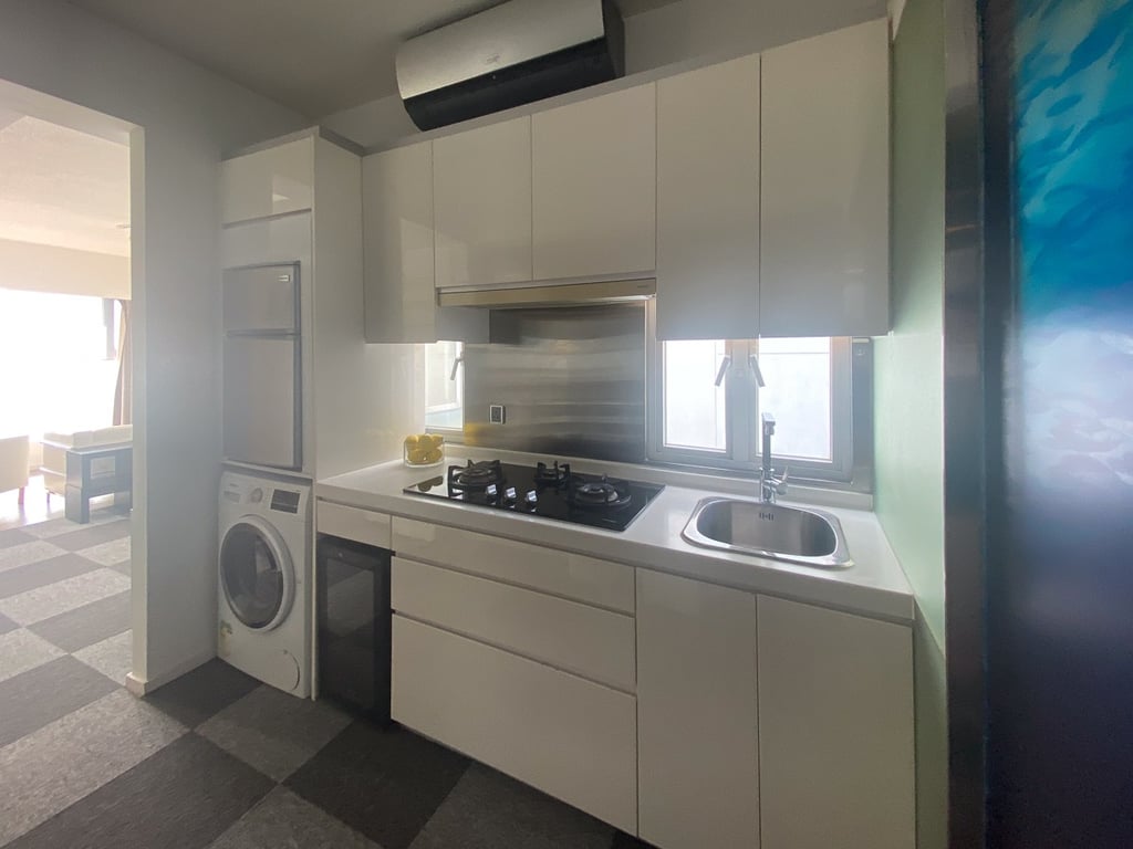 https://img.propertyraptor.com/cdn-cgi/imagedelivery/KD5bF_AFL0JDTbKLWF7z9g/ap8/ap8_001/hornet/prp/img/062f9d454a0a67e33e18c032104ab712-wtm.jpg/public