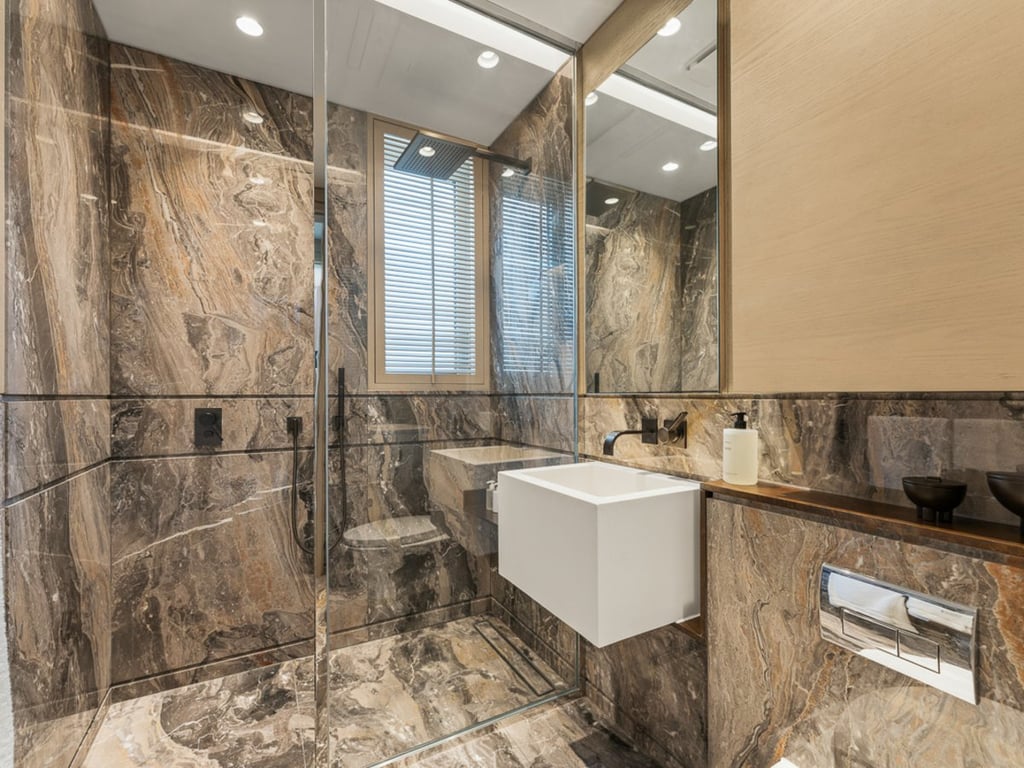 https://img.propertyraptor.com/cdn-cgi/imagedelivery/KD5bF_AFL0JDTbKLWF7z9g/ap8/ap8_001/hornet/prp/img/0646ffc497dc45461a0412cc1ac8559a.jpg/public