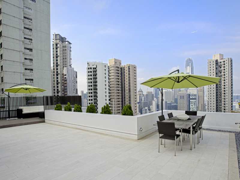 https://img.propertyraptor.com/cdn-cgi/imagedelivery/KD5bF_AFL0JDTbKLWF7z9g/ap8/ap8_001/hornet/prp/img/0664038aec3b267b3b868ab03d1f9256.jpg/public