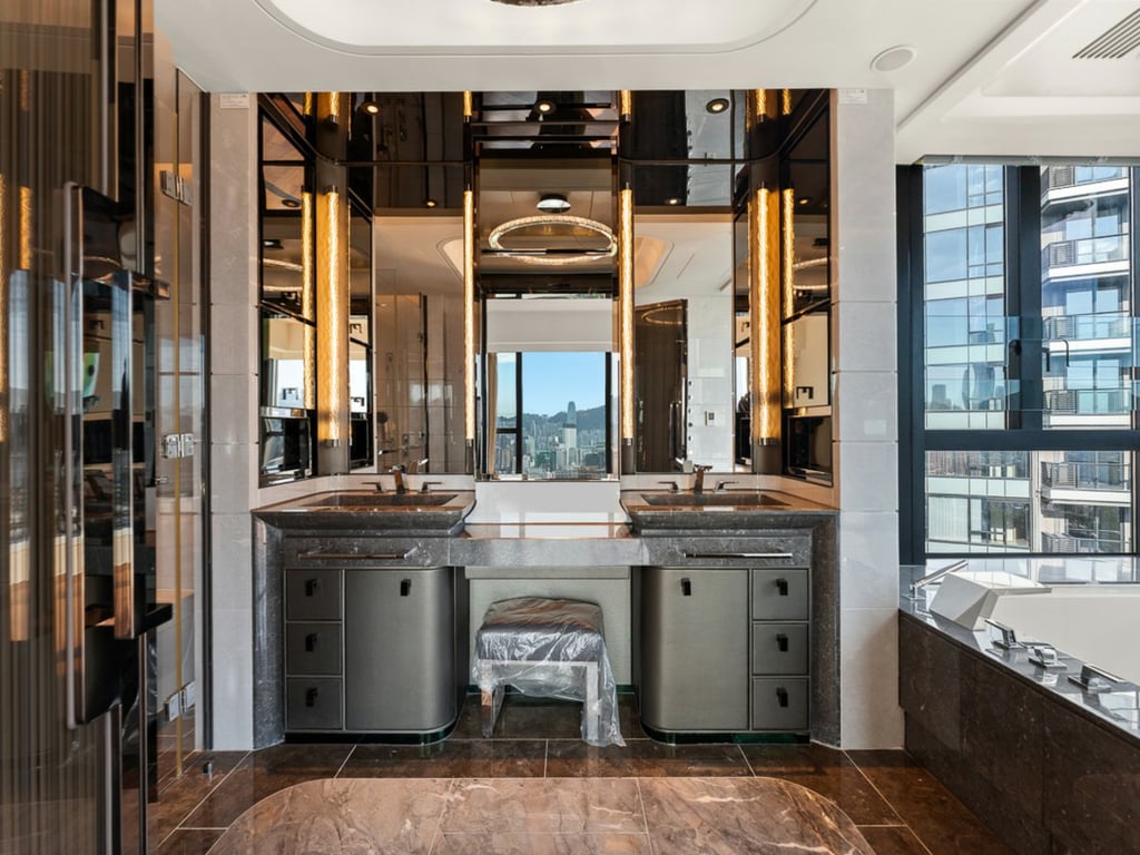 https://img.propertyraptor.com/cdn-cgi/imagedelivery/KD5bF_AFL0JDTbKLWF7z9g/ap8/ap8_001/hornet/prp/img/0686efc453f2f2cae75aa13c6aace9ff-wtm.jpg/public