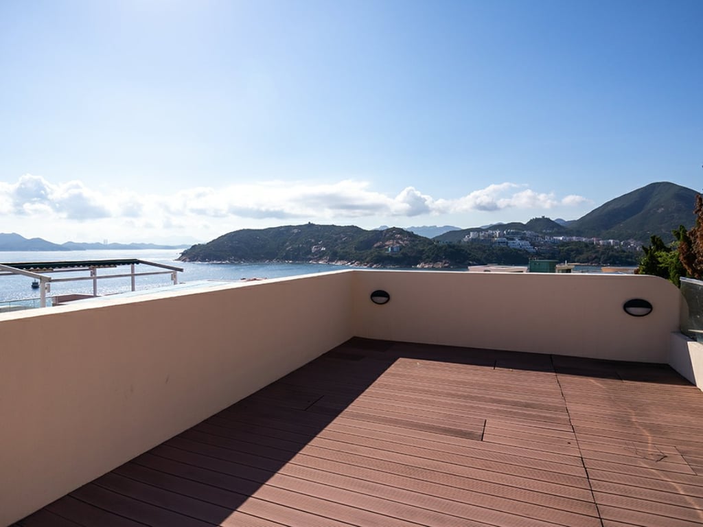https://img.propertyraptor.com/cdn-cgi/imagedelivery/KD5bF_AFL0JDTbKLWF7z9g/ap8/ap8_001/hornet/prp/img/06d450ea9ba6e41d67cb84fc6f5ecb08.jpg/public