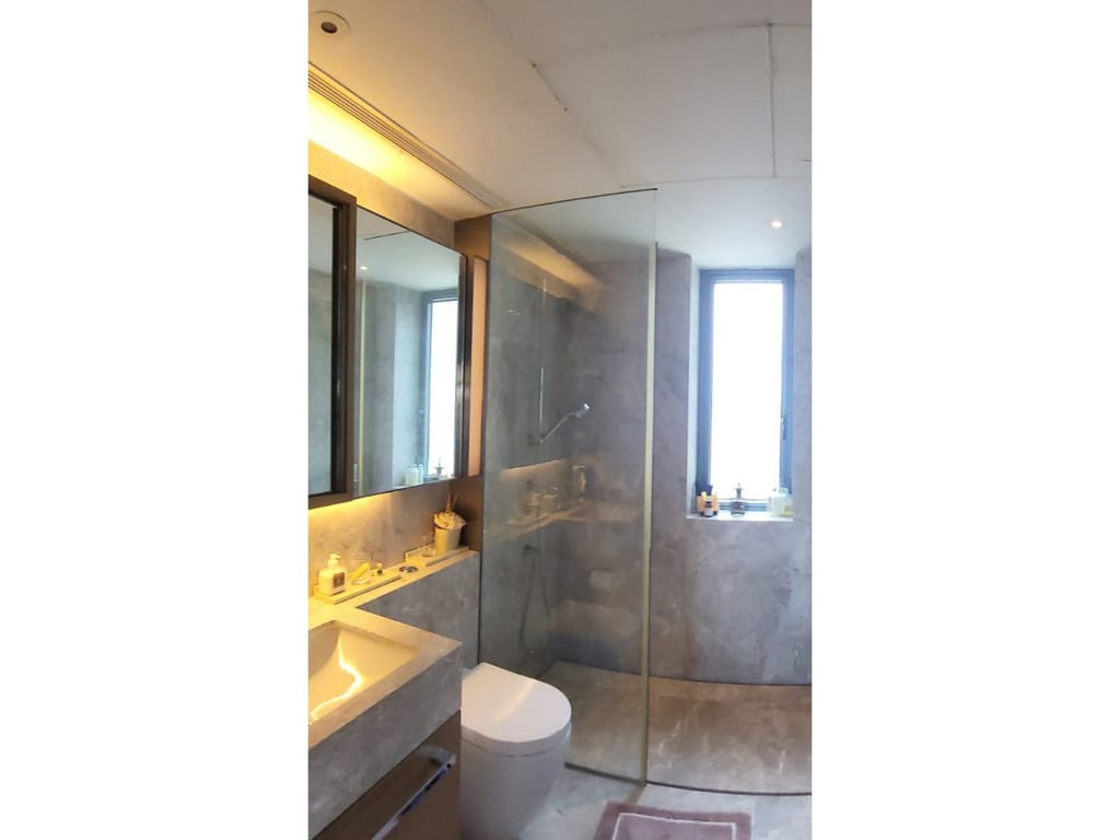 https://img.propertyraptor.com/cdn-cgi/imagedelivery/KD5bF_AFL0JDTbKLWF7z9g/ap8/ap8_001/hornet/prp/img/06dbe05c8f84beb353e9b40b3cb2553c.jpg/public