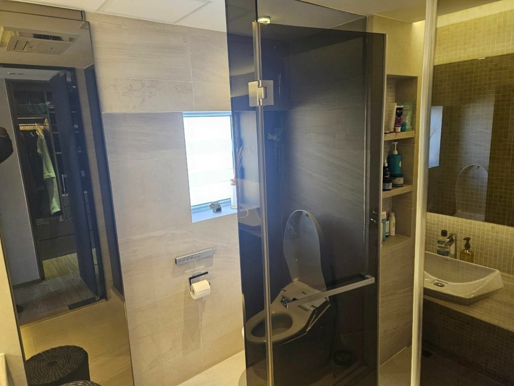 https://img.propertyraptor.com/cdn-cgi/imagedelivery/KD5bF_AFL0JDTbKLWF7z9g/ap8/ap8_001/hornet/prp/img/07075f12b869b92901973e17bed09fb6.jpg/public