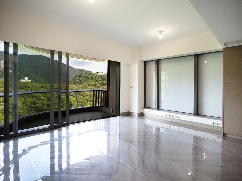8 Deep Water Bay Drive