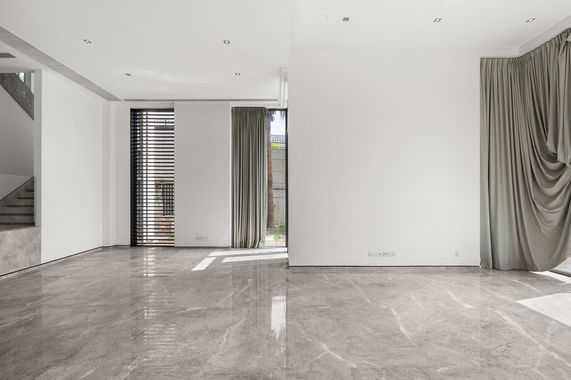 https://img.propertyraptor.com/cdn-cgi/imagedelivery/KD5bF_AFL0JDTbKLWF7z9g/ap8/ap8_001/hornet/prp/img/075580893b14121c99c6ad5c1816bf1a-wtm.jpg/public