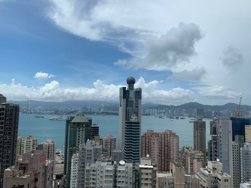https://img.propertyraptor.com/cdn-cgi/imagedelivery/KD5bF_AFL0JDTbKLWF7z9g/ap8/ap8_001/hornet/prp/img/075cdfe343b52d4dea69df712cce2795.jpg/public