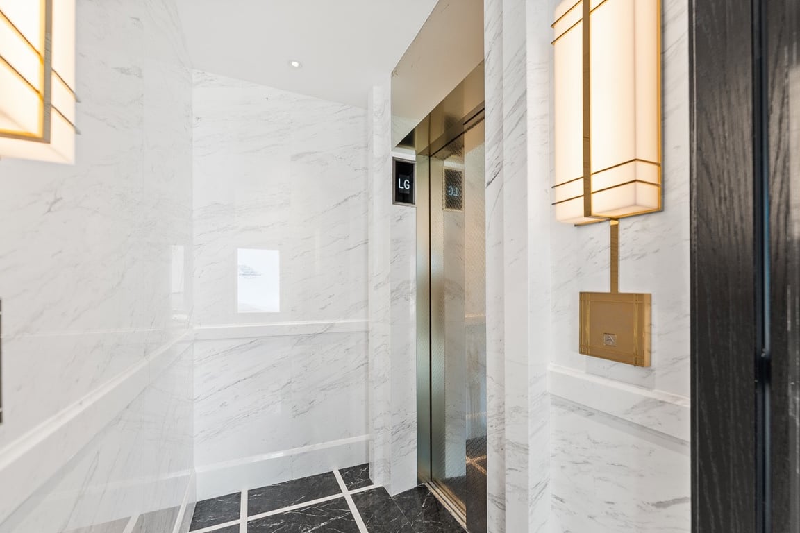 https://img.propertyraptor.com/cdn-cgi/imagedelivery/KD5bF_AFL0JDTbKLWF7z9g/ap8/ap8_001/hornet/prp/img/07931f57f8354e20c3e3a8653c9d6e62-wtm.jpg/public