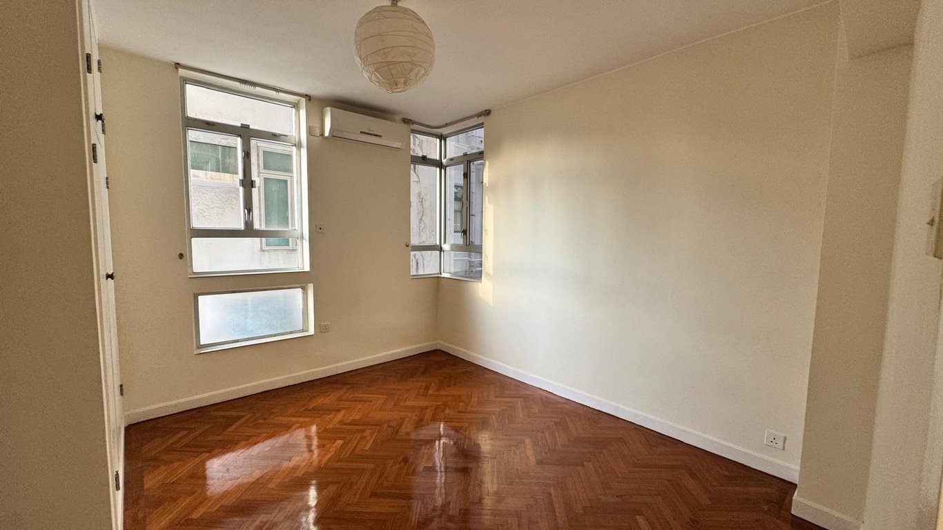 https://img.propertyraptor.com/cdn-cgi/imagedelivery/KD5bF_AFL0JDTbKLWF7z9g/ap8/ap8_001/hornet/prp/img/07a2e53dcba0535875ffbe623a2b6c95-wtm.jpg/public