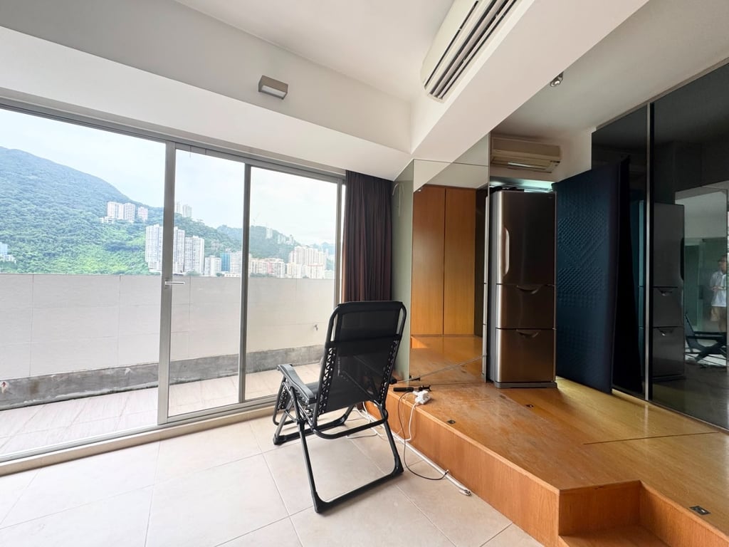 https://img.propertyraptor.com/cdn-cgi/imagedelivery/KD5bF_AFL0JDTbKLWF7z9g/ap8/ap8_001/hornet/prp/img/07a3226f21d8b4d225435945d0f318ef-wtm.jpg/public