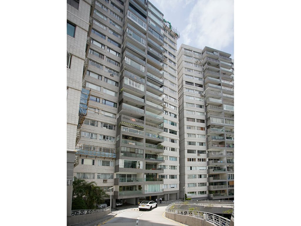 https://img.propertyraptor.com/cdn-cgi/imagedelivery/KD5bF_AFL0JDTbKLWF7z9g/ap8/ap8_001/hornet/prp/img/07d63cf4cdfa290c921b694210118366.jpg/public