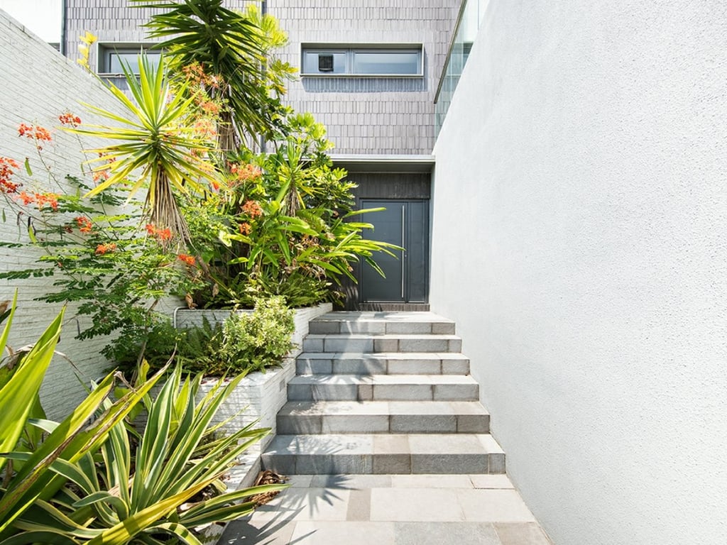 https://img.propertyraptor.com/cdn-cgi/imagedelivery/KD5bF_AFL0JDTbKLWF7z9g/ap8/ap8_001/hornet/prp/img/0804deb13e8d37b21ac2976d21ca29ee-wtm.jpg/public