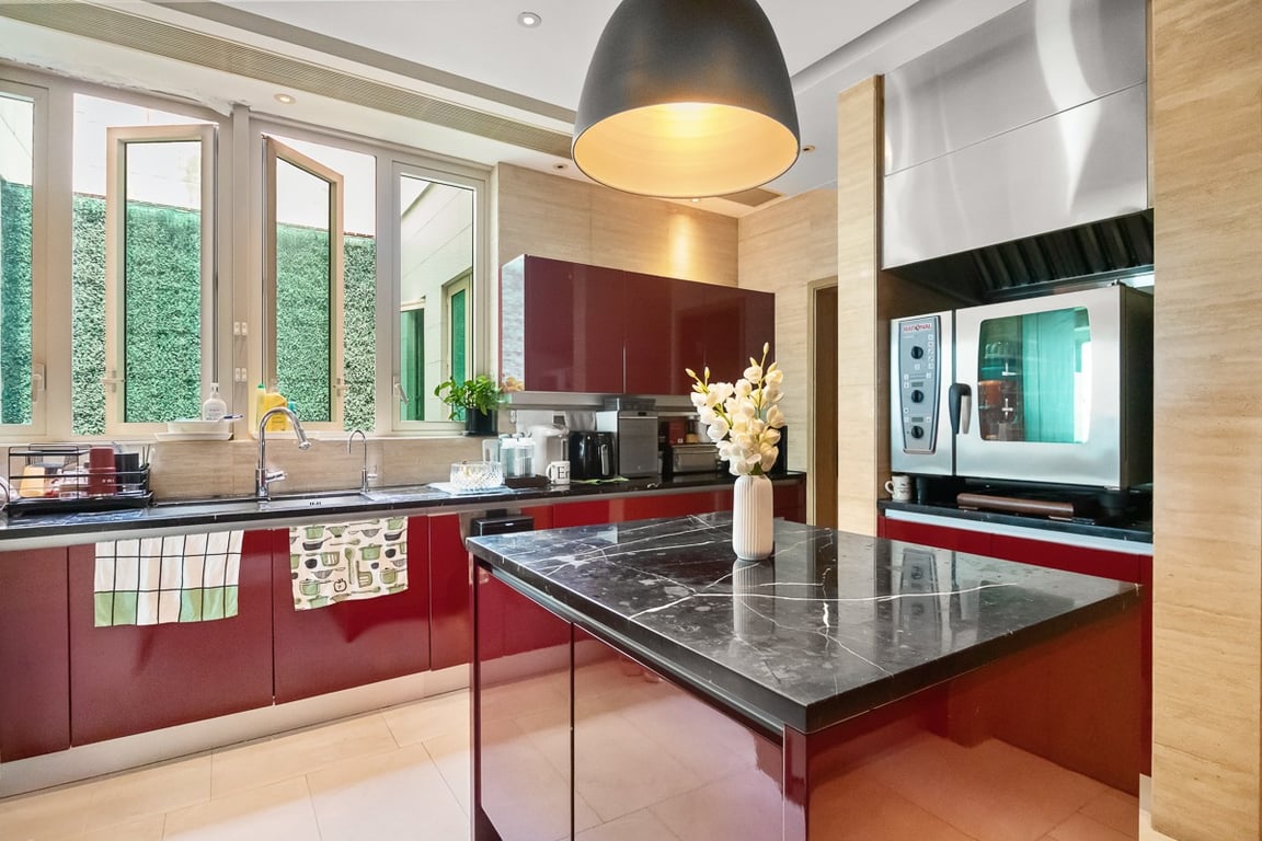 https://img.propertyraptor.com/cdn-cgi/imagedelivery/KD5bF_AFL0JDTbKLWF7z9g/ap8/ap8_001/hornet/prp/img/0828cac57a172ee55ad1bccd75358e3f-wtm.jpg/public