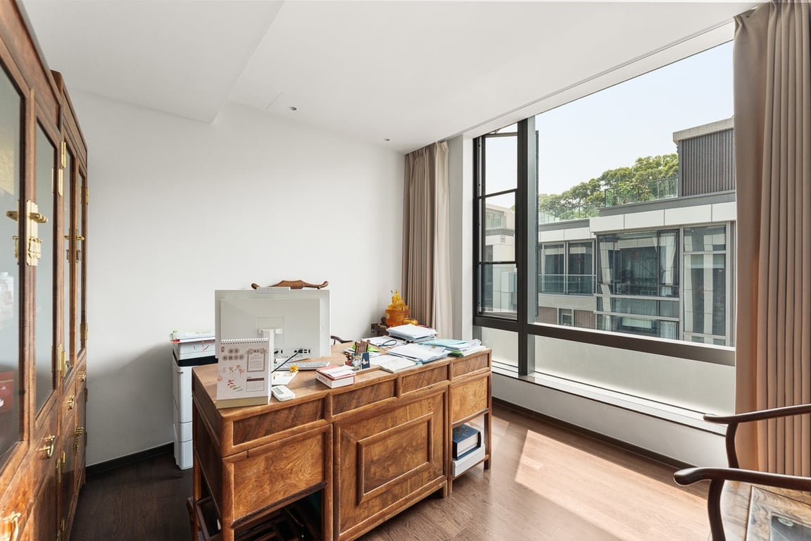 https://img.propertyraptor.com/cdn-cgi/imagedelivery/KD5bF_AFL0JDTbKLWF7z9g/ap8/ap8_001/hornet/prp/img/083d2ce8fac5917fa0fef9a125716e15-wtm.jpg/public