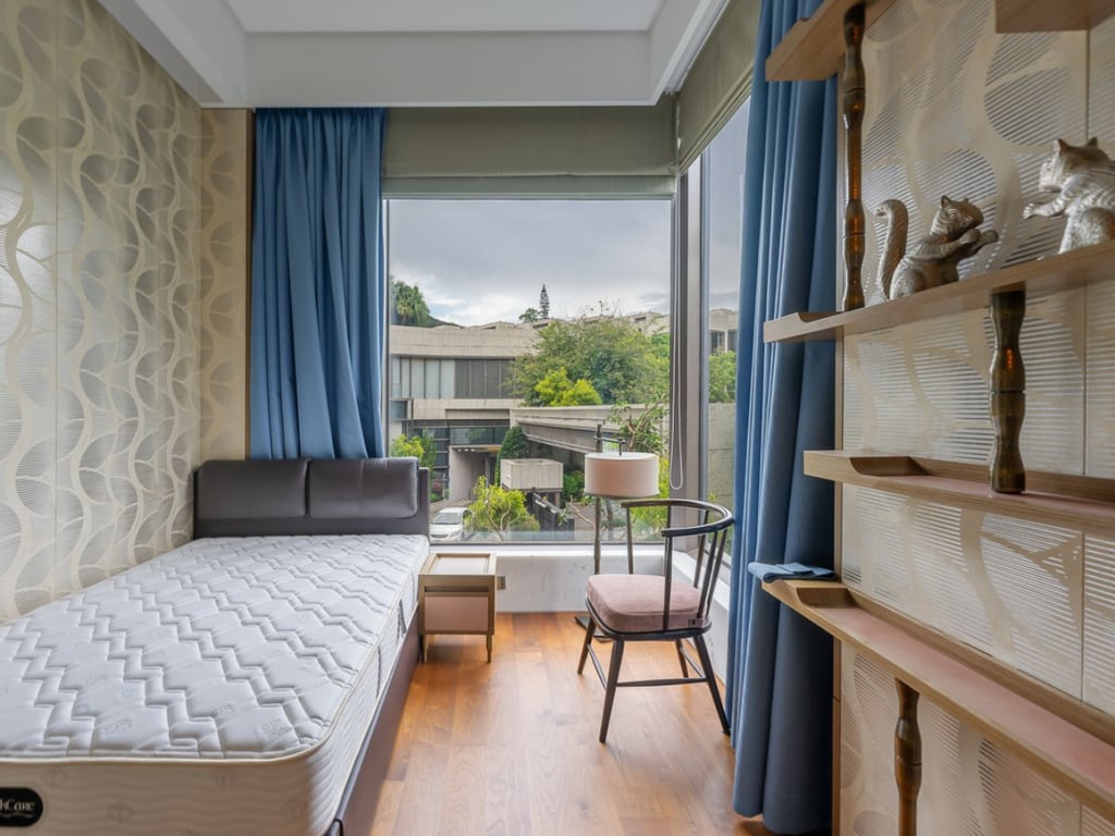 https://img.propertyraptor.com/cdn-cgi/imagedelivery/KD5bF_AFL0JDTbKLWF7z9g/ap8/ap8_001/hornet/prp/img/0857dc144a0745287abbeccf09b9dc13.jpg/public