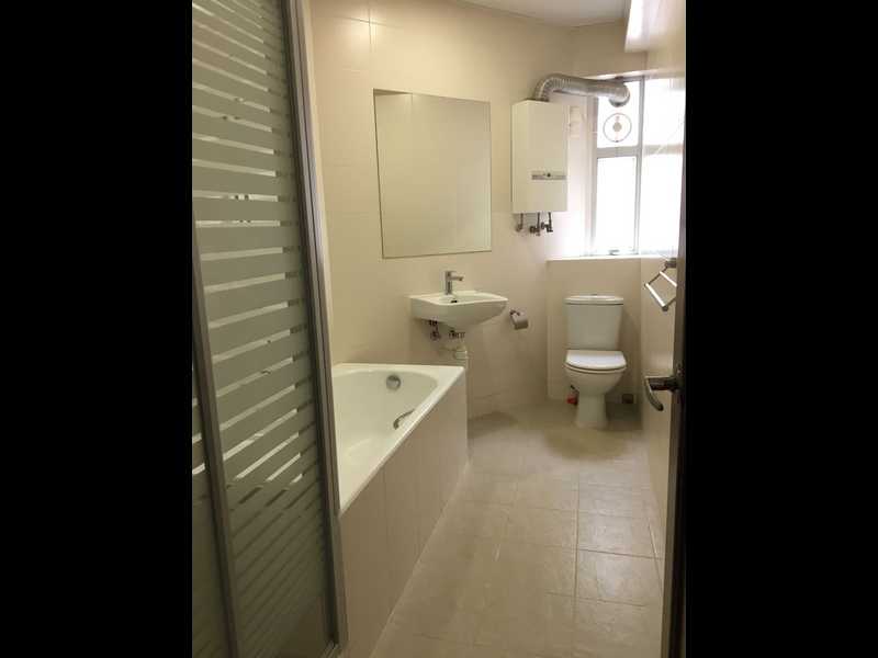 https://img.propertyraptor.com/cdn-cgi/imagedelivery/KD5bF_AFL0JDTbKLWF7z9g/ap8/ap8_001/hornet/prp/img/0862533e6ef6fcba763cac3656e980cf.jpg/public