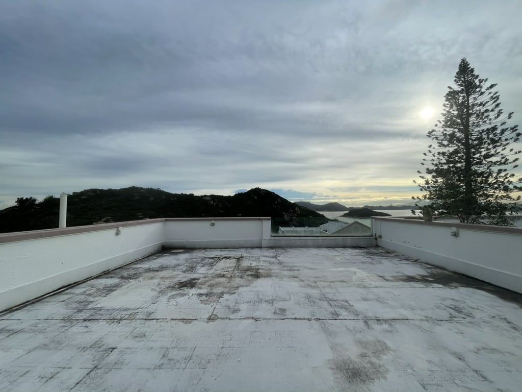 https://img.propertyraptor.com/cdn-cgi/imagedelivery/KD5bF_AFL0JDTbKLWF7z9g/ap8/ap8_001/hornet/prp/img/08825d0ea91979843c05923d8ac6c164.jpg/public