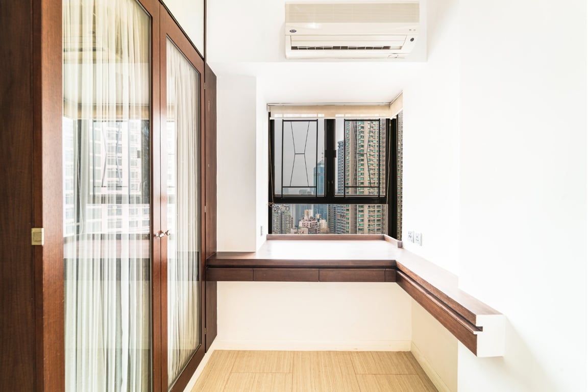 https://img.propertyraptor.com/cdn-cgi/imagedelivery/KD5bF_AFL0JDTbKLWF7z9g/ap8/ap8_001/hornet/prp/img/08aa37d6493df4d197d39d46f5fd52a8-wtm.jpg/public