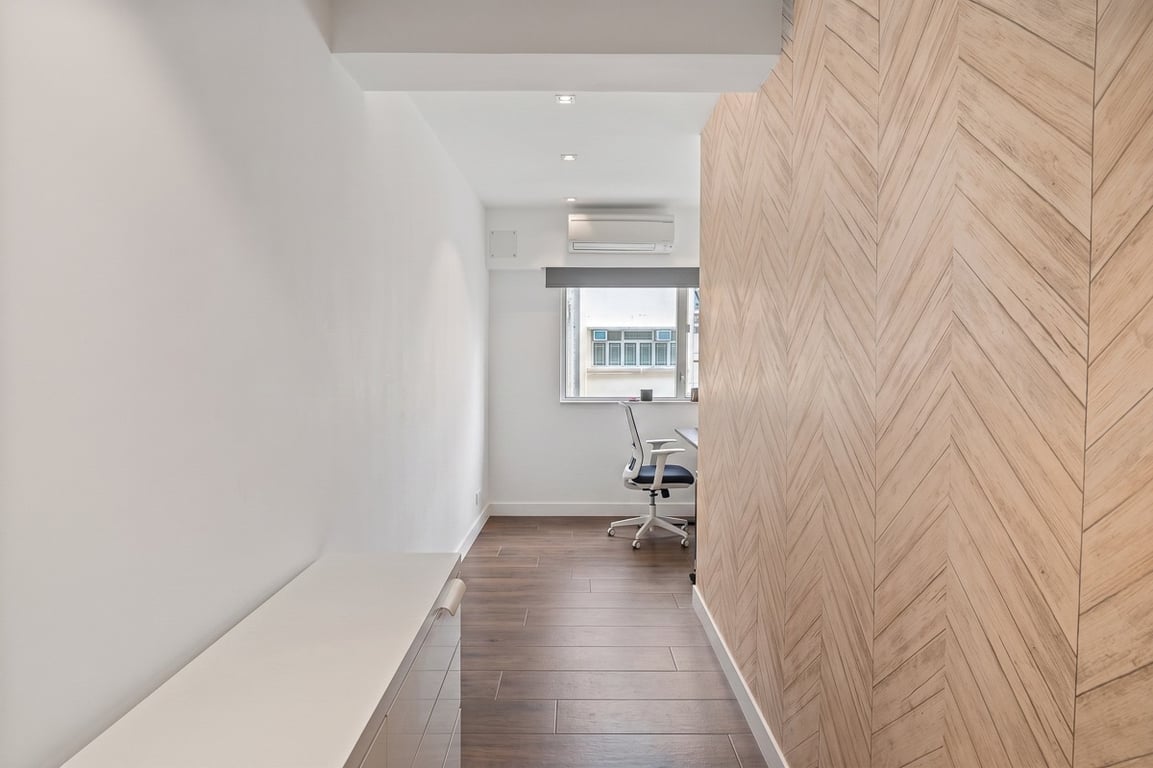 https://img.propertyraptor.com/cdn-cgi/imagedelivery/KD5bF_AFL0JDTbKLWF7z9g/ap8/ap8_001/hornet/prp/img/08bd74d0d01fa1d3162767e2e3b2f1f6-wtm.jpg/public