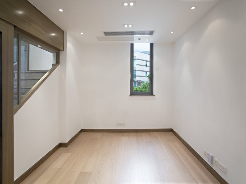 https://img.propertyraptor.com/cdn-cgi/imagedelivery/KD5bF_AFL0JDTbKLWF7z9g/ap8/ap8_001/hornet/prp/img/08d082ecc10453d512b7c9ef4c6ec24d.jpg/public