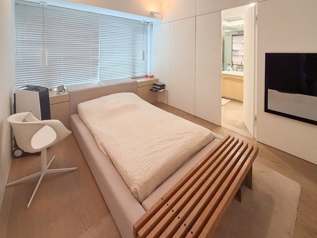 https://img.propertyraptor.com/cdn-cgi/imagedelivery/KD5bF_AFL0JDTbKLWF7z9g/ap8/ap8_001/hornet/prp/img/08e2c3604ab5f94ff9592b07d6371cd6-wtm.jpg/public