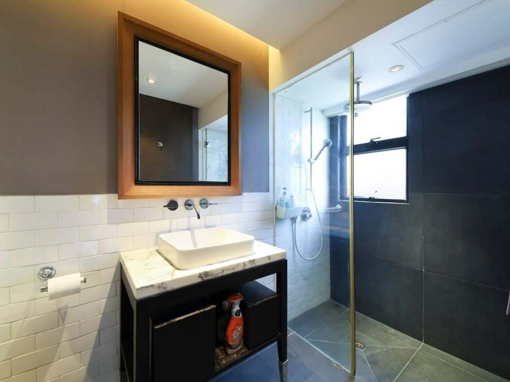 https://img.propertyraptor.com/cdn-cgi/imagedelivery/KD5bF_AFL0JDTbKLWF7z9g/ap8/ap8_001/hornet/prp/img/08ec14256f46d4edd4a1429f1b6a08fc-wtm.jpg/public