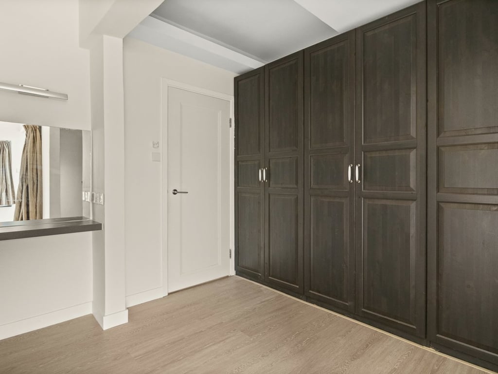 https://img.propertyraptor.com/cdn-cgi/imagedelivery/KD5bF_AFL0JDTbKLWF7z9g/ap8/ap8_001/hornet/prp/img/09214a9589ad3aeef2e1f5512f3a5755.jpg/public