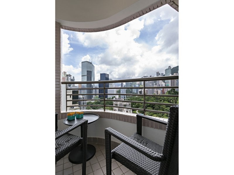 https://img.propertyraptor.com/cdn-cgi/imagedelivery/KD5bF_AFL0JDTbKLWF7z9g/ap8/ap8_001/hornet/prp/img/092278cb7dfc5ddb5ec6849ff40779f0.jpg/public
