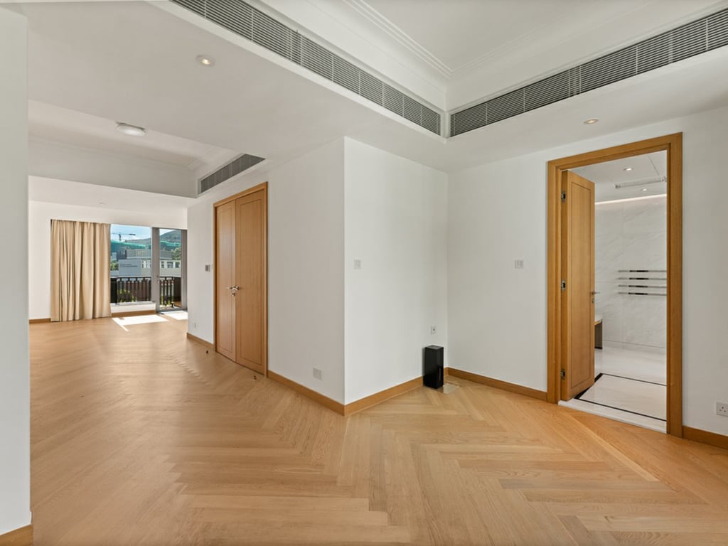 https://img.propertyraptor.com/cdn-cgi/imagedelivery/KD5bF_AFL0JDTbKLWF7z9g/ap8/ap8_001/hornet/prp/img/092d011665b00de8d777506c632f14ba-wtm.jpg/public