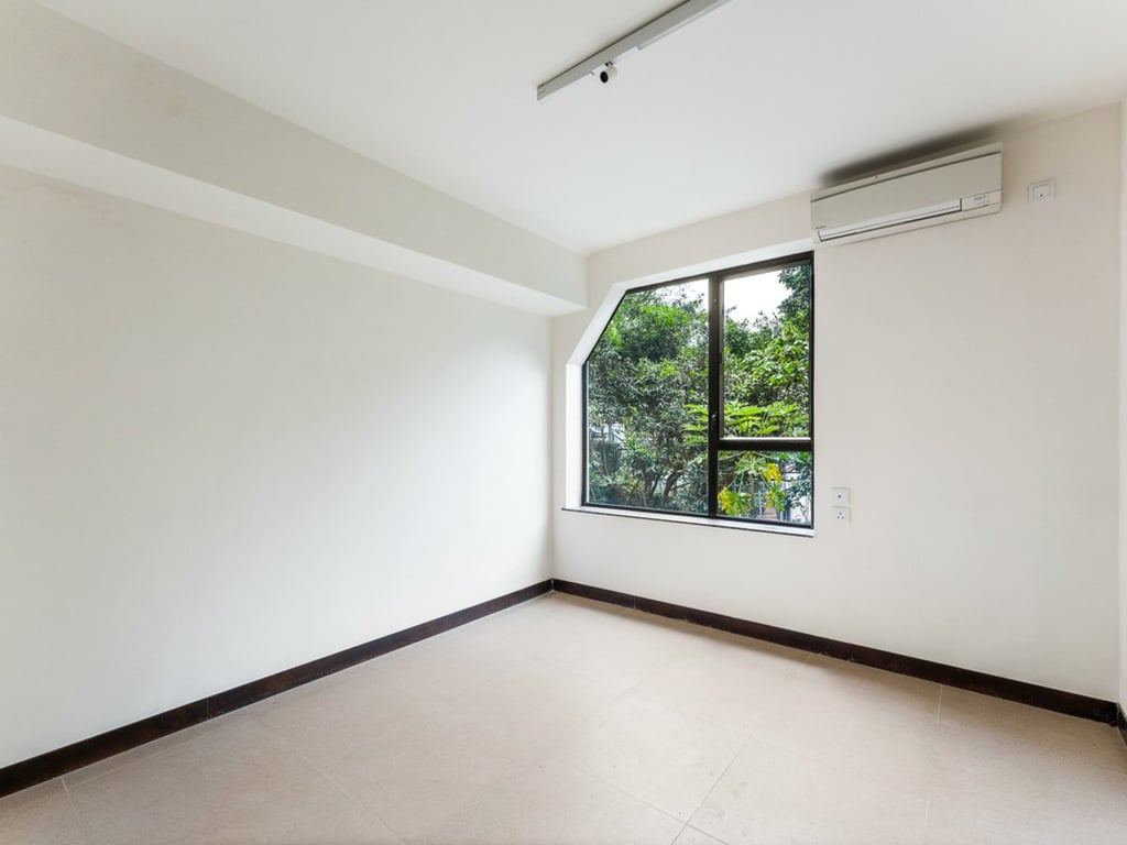 https://img.propertyraptor.com/cdn-cgi/imagedelivery/KD5bF_AFL0JDTbKLWF7z9g/ap8/ap8_001/hornet/prp/img/095d66257f833ebd3fd3375c1307e158.jpg/public