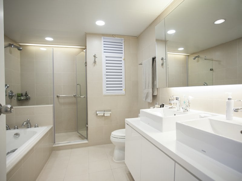 https://img.propertyraptor.com/cdn-cgi/imagedelivery/KD5bF_AFL0JDTbKLWF7z9g/ap8/ap8_001/hornet/prp/img/0979127c9948d73d38beaa68667237b4.jpg/public