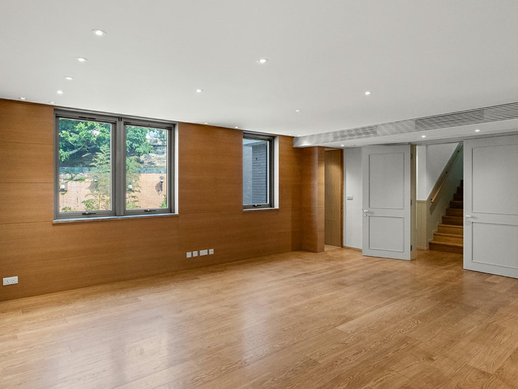 https://img.propertyraptor.com/cdn-cgi/imagedelivery/KD5bF_AFL0JDTbKLWF7z9g/ap8/ap8_001/hornet/prp/img/09a0cf7c2ede3f74739cc02e85bd2370.jpg/public