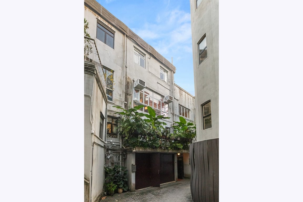 https://img.propertyraptor.com/cdn-cgi/imagedelivery/KD5bF_AFL0JDTbKLWF7z9g/ap8/ap8_001/hornet/prp/img/09b7b866cf317ac02d167823751bec6c-wtm.jpg/public