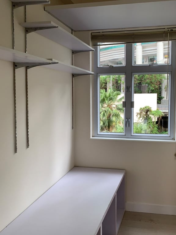 https://img.propertyraptor.com/cdn-cgi/imagedelivery/KD5bF_AFL0JDTbKLWF7z9g/ap8/ap8_001/hornet/prp/img/09c5d71abadf4abdd0d50f701c1994f1-wtm.jpg/public