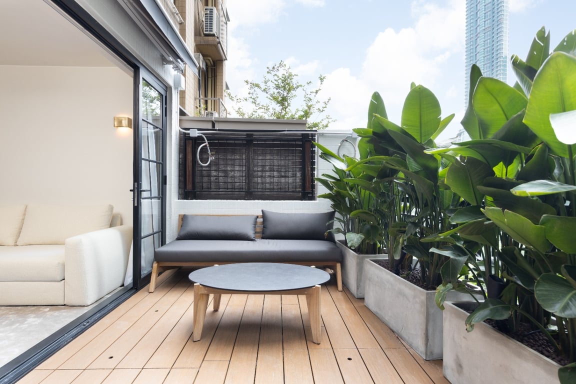https://img.propertyraptor.com/cdn-cgi/imagedelivery/KD5bF_AFL0JDTbKLWF7z9g/ap8/ap8_001/hornet/prp/img/09c8c130796f80473b3250ba61fe43ae-wtm.jpg/public