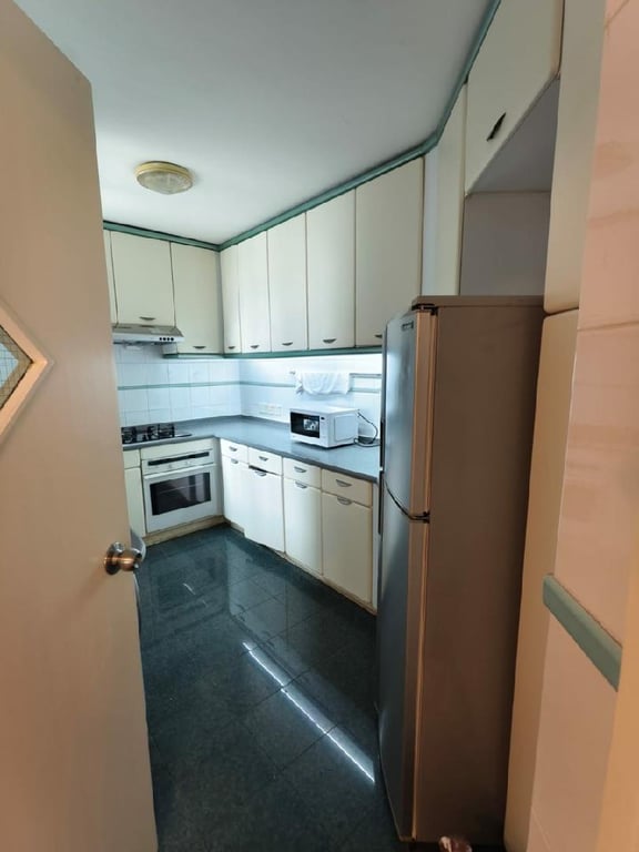 https://img.propertyraptor.com/cdn-cgi/imagedelivery/KD5bF_AFL0JDTbKLWF7z9g/ap8/ap8_001/hornet/prp/img/09e91ceadc1148e810c821e0a83ffa99-wtm.jpg/public