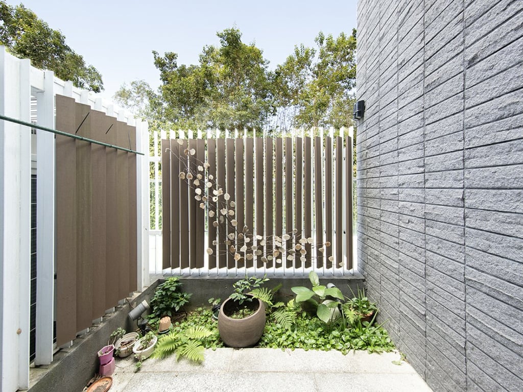 https://img.propertyraptor.com/cdn-cgi/imagedelivery/KD5bF_AFL0JDTbKLWF7z9g/ap8/ap8_001/hornet/prp/img/09fa043af7543df8f3f3a1067f0fbb9e.jpg/public