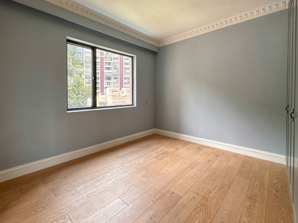 https://img.propertyraptor.com/cdn-cgi/imagedelivery/KD5bF_AFL0JDTbKLWF7z9g/ap8/ap8_001/hornet/prp/img/09fac3b785ec164762307ad24de34af6.jpg/public