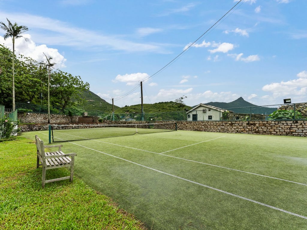 https://img.propertyraptor.com/cdn-cgi/imagedelivery/KD5bF_AFL0JDTbKLWF7z9g/ap8/ap8_001/hornet/prp/img/0a1bb2eb3358c654de2772c4f52ca8d2-wtm.jpg/public