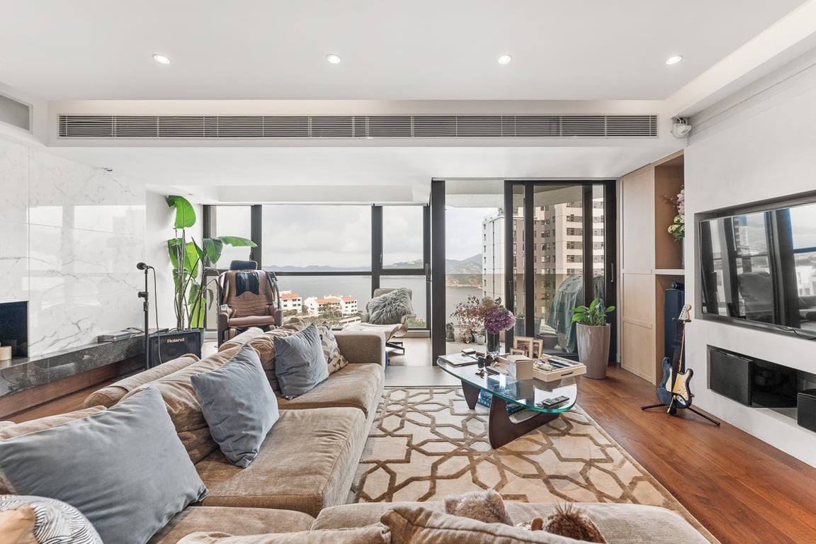 https://img.propertyraptor.com/cdn-cgi/imagedelivery/KD5bF_AFL0JDTbKLWF7z9g/ap8/ap8_001/hornet/prp/img/0a618d7bcf2b17a25577d3e3cb7f45ee-wtm.jpg/public