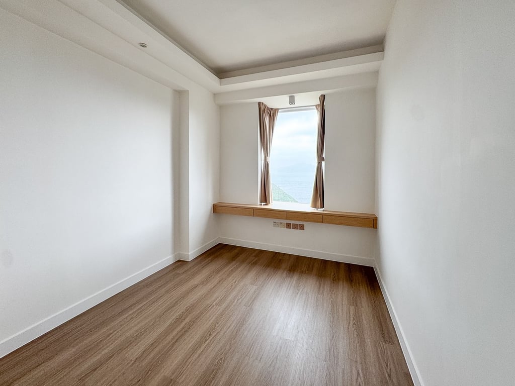 https://img.propertyraptor.com/cdn-cgi/imagedelivery/KD5bF_AFL0JDTbKLWF7z9g/ap8/ap8_001/hornet/prp/img/0ab724e10dc5b156f231219f4bb0383d-wtm.jpg/public