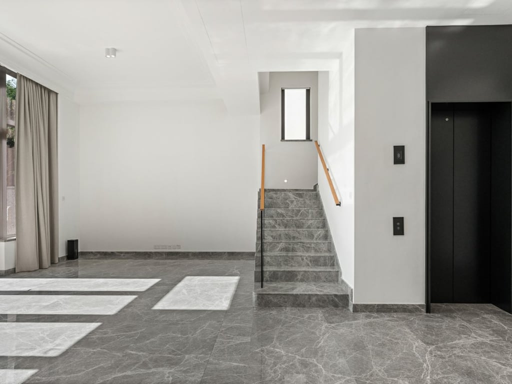 https://img.propertyraptor.com/cdn-cgi/imagedelivery/KD5bF_AFL0JDTbKLWF7z9g/ap8/ap8_001/hornet/prp/img/0aca22039b007b684b70e1bcbec754b2-wtm.jpg/public