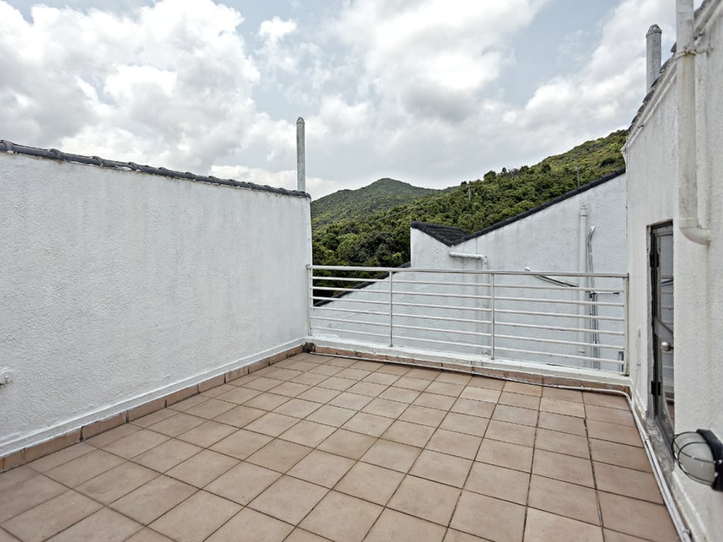https://img.propertyraptor.com/cdn-cgi/imagedelivery/KD5bF_AFL0JDTbKLWF7z9g/ap8/ap8_001/hornet/prp/img/0ae6445f732f220ba9ea9a6a0f0455a3.jpg/public