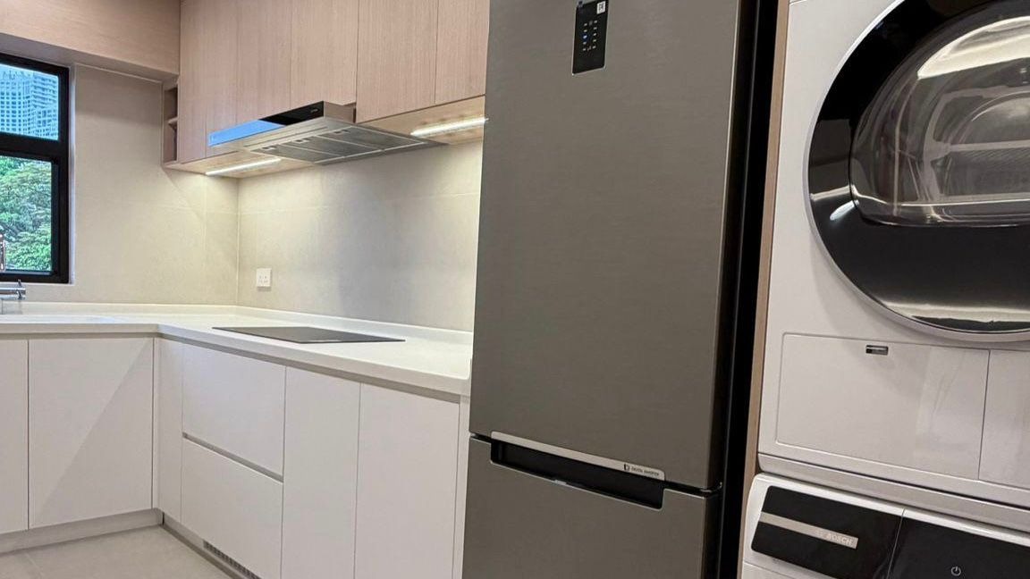 https://img.propertyraptor.com/cdn-cgi/imagedelivery/KD5bF_AFL0JDTbKLWF7z9g/ap8/ap8_001/hornet/prp/img/0b0af177f6d930de56ffd186c502e0d3-wtm.jpg/public