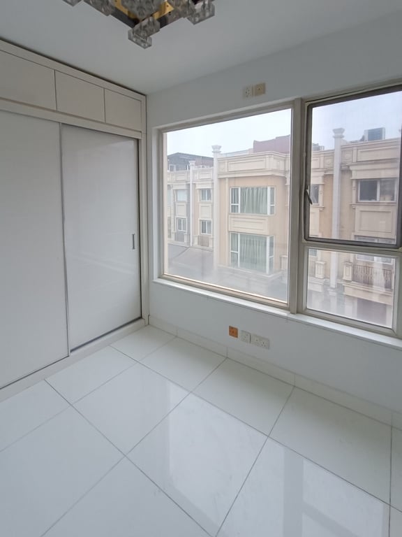 https://img.propertyraptor.com/cdn-cgi/imagedelivery/KD5bF_AFL0JDTbKLWF7z9g/ap8/ap8_001/hornet/prp/img/0b33a37d22ff68a50ec9f3dea4fae5db-wtm.jpg/public