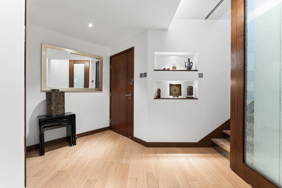 https://img.propertyraptor.com/cdn-cgi/imagedelivery/KD5bF_AFL0JDTbKLWF7z9g/ap8/ap8_001/hornet/prp/img/0b3b8c25f9321fccd38b0c5b18bcfd3e-wtm.jpg/public