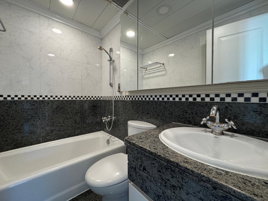 https://img.propertyraptor.com/cdn-cgi/imagedelivery/KD5bF_AFL0JDTbKLWF7z9g/ap8/ap8_001/hornet/prp/img/0b43ce504c45d7d16311817ff7bf15c1-wtm.jpg/public