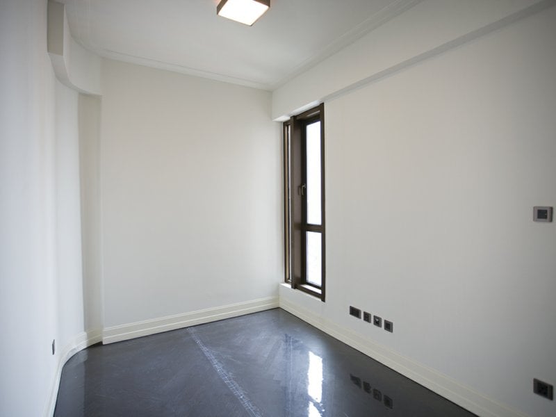 https://img.propertyraptor.com/cdn-cgi/imagedelivery/KD5bF_AFL0JDTbKLWF7z9g/ap8/ap8_001/hornet/prp/img/0ba6ee0ebbf2fcb03bade8e05f075ed2.jpg/public