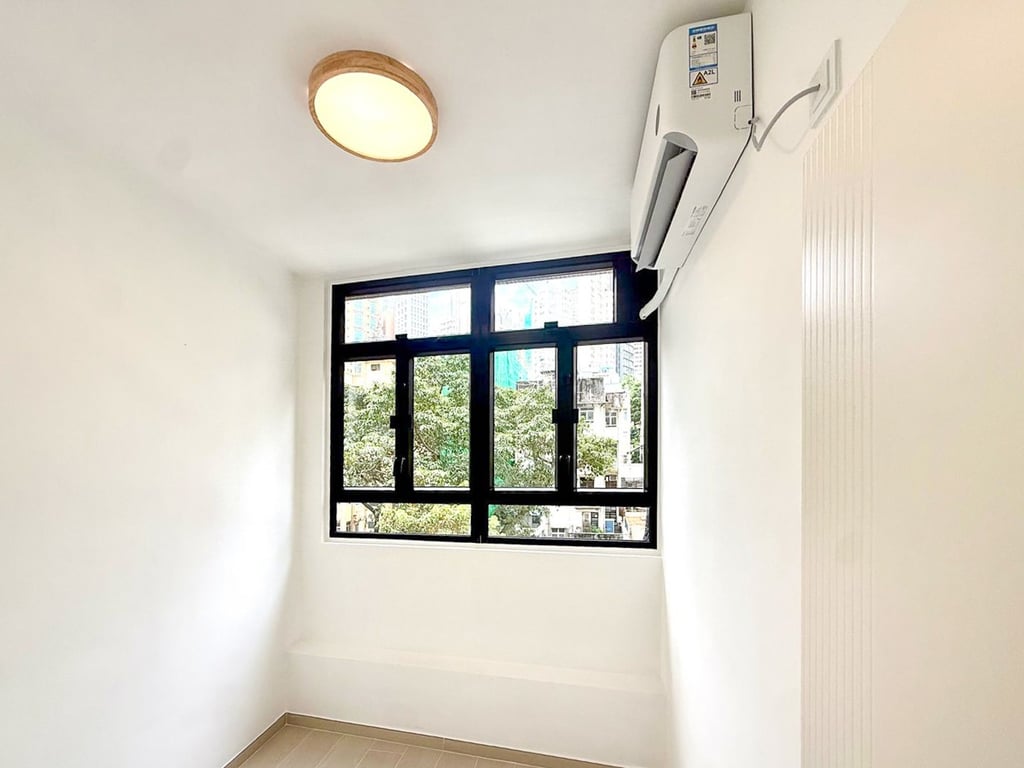 https://img.propertyraptor.com/cdn-cgi/imagedelivery/KD5bF_AFL0JDTbKLWF7z9g/ap8/ap8_001/hornet/prp/img/0baf22013d6285c7d63a0e8cce5747a0-wtm.jpg/public